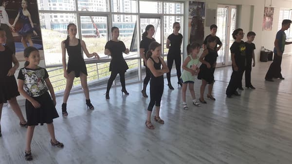 Emir Kaya Dans Okulu - Dans Gecesi - 10. Fotoğraf Emir Kaya Dans Okulu - Dans Gecesi - 10. Fotoğraf