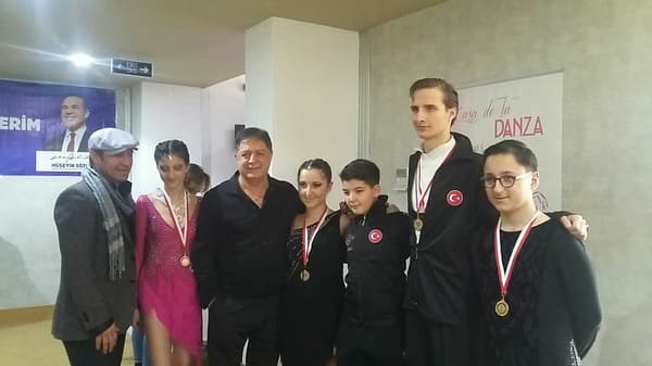 Emir Kaya Dans Okulu - Dans Gecesi - 42. Fotoğraf Emir Kaya Dans Okulu - Dans Gecesi - 42. Fotoğraf